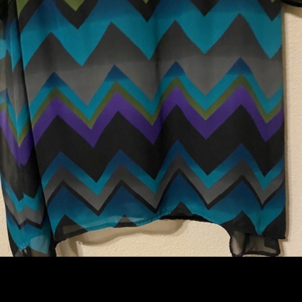 Multi-Colored Chevron Pattern Dress - Picture 4 of 4
